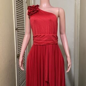 Elegant Red One-Shoulder Dress